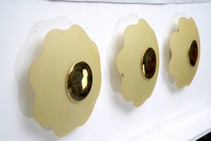 Set of three wall lamps by Fabbian in murano glass and brass. Italy 1970s